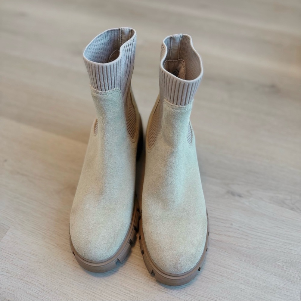 Steve Madden Chelsea Boot size 8 - Picture 2 of 7